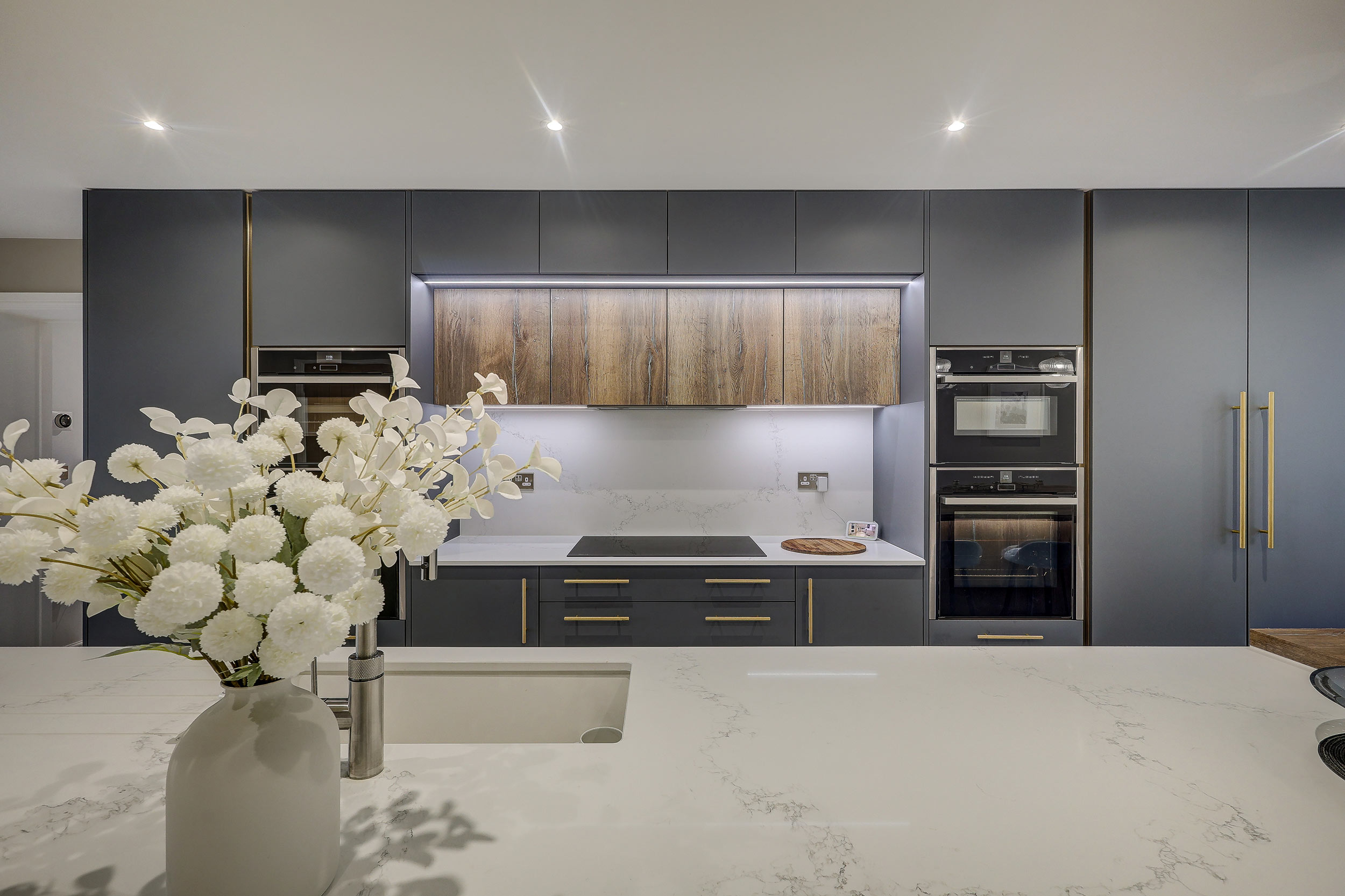 Heather Slate with Farmhouse Oak Kitchen